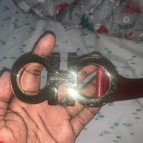 Used ferragamo Adjustable gancini belt. Has extra punched holes. - Picture 1 of 4